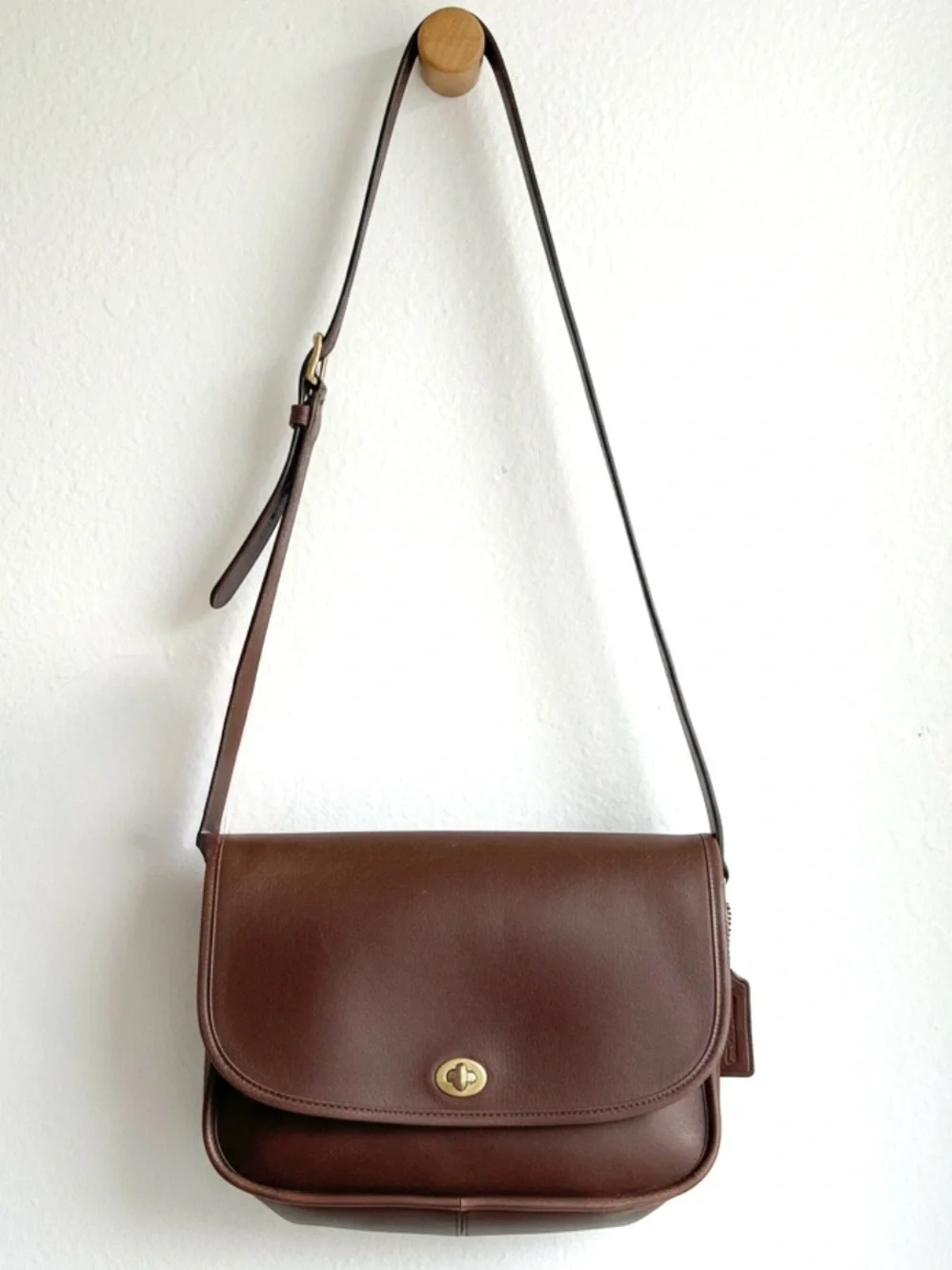 Coach 9790 Vintage Leather City Bag Crossbody Turnlock Purse, Mahogany Brown
